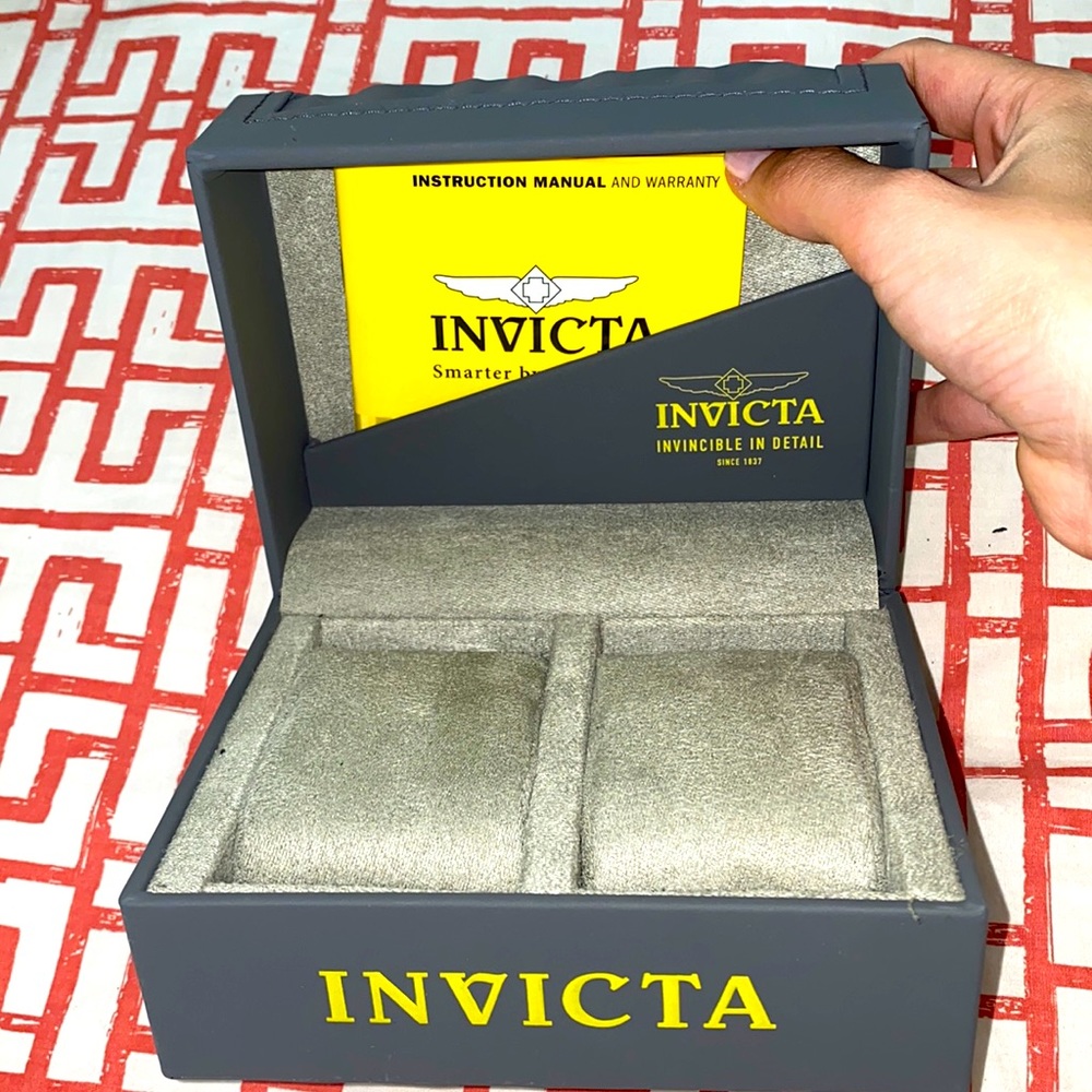 NWT BRAND NEW INVICTA CASE